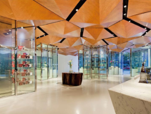 美國展臺設(shè)計公司如何在展臺搭建中合理利用玻璃材料的？